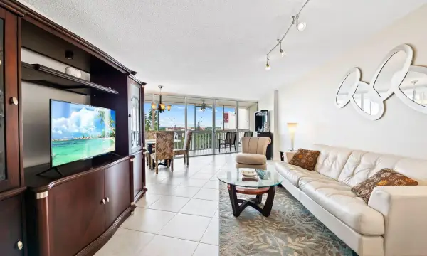 6911 Environ Boulevard 8k, Lauderhill, FL 33319