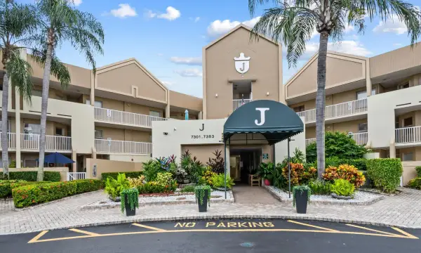 7361 Granville Drive 303, Tamarac, FL 33321