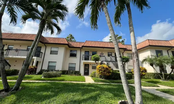 7281 Golf Colony Court 203, Lake Worth, FL 33467