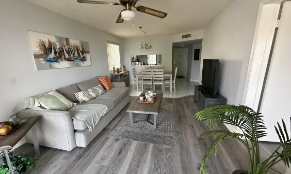 3138 Via Poinciana 317, Lake Worth, FL 33467
