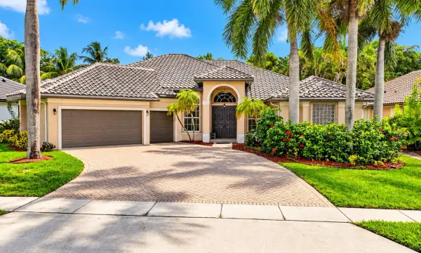 21262 Falls Ridge Way, Boca Raton, FL 33428