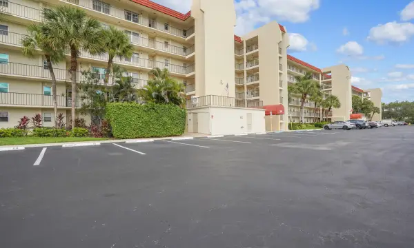 3959 Via Poinciana 503, Lake Worth, FL 33467