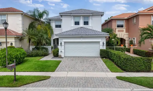 207 Isle Verde Way, Palm Beach Gardens, FL 33418