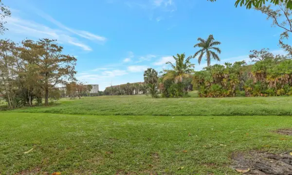4168 Inverrary Drive 102, Lauderhill, FL 33319