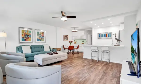 101 N Birch Road 102, Fort Lauderdale, FL 33304