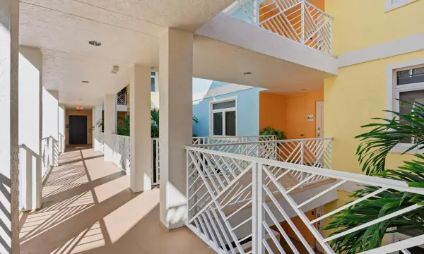 309 E Ocean Avenue 202, Lantana, FL 33462