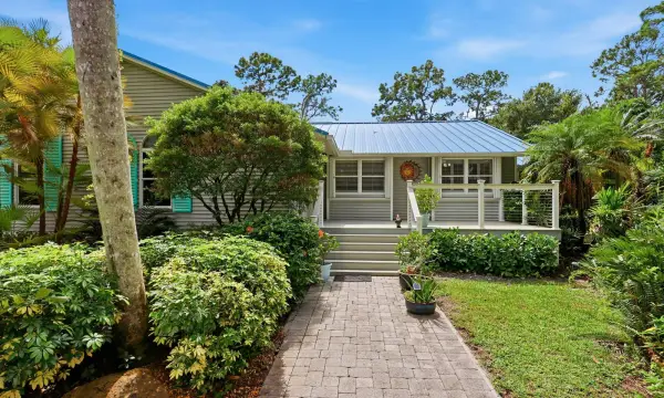 16280 E Sycamore Drive, The Acreage, FL 33470