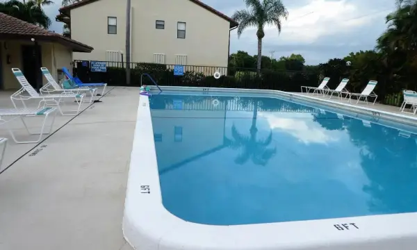 7069 Golf Colony Court 102, Lake Worth, FL 33467
