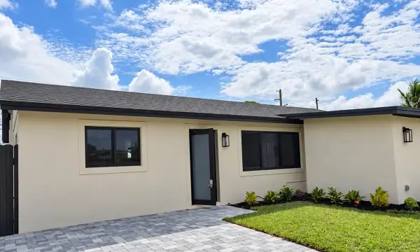 4922 Royal S, West Palm Beach, FL 33415
