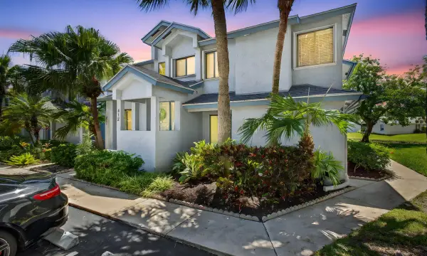 406 Harbour Pointe Way, Greenacres, FL 33413