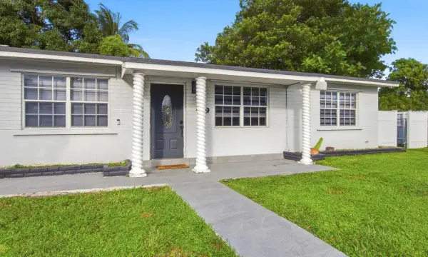 3907 SW 59th Avenue 1, West Park, FL 33023
