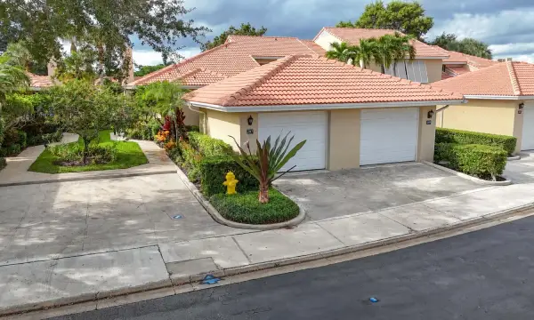 287 Old Meadow Way, Palm Beach Gardens, FL 33418