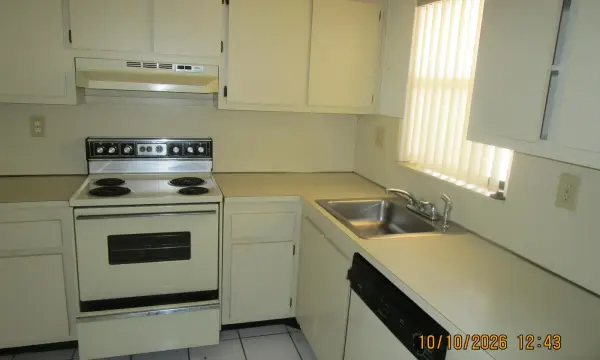 10466 Sunrise Lakes Boulevard 301, Sunrise, FL 33322