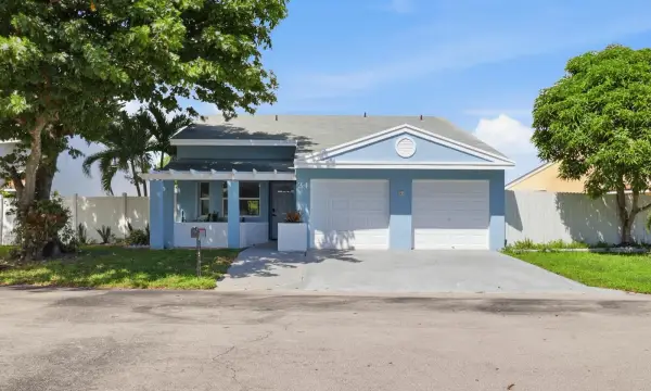 34 Paxford Lane, Boynton Beach, FL 33426