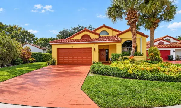 183 Island Way, Greenacres, FL 33413