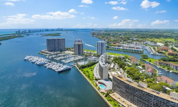 122 Lakeshore Drive G40, North Palm Beach, FL 33408