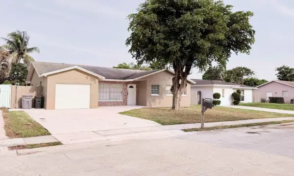 22750 SW 65th Terrace, Boca Raton, FL 33428