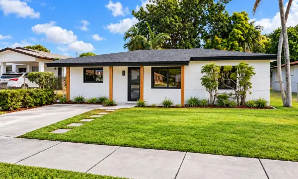 4009 SW 21st Street, West Park, FL 33023