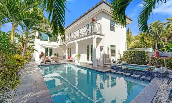 2502 NE 6th Avenue, Wilton Manors, FL 33305