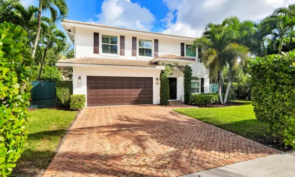 327 Monceaux Road, West Palm Beach, FL 33405