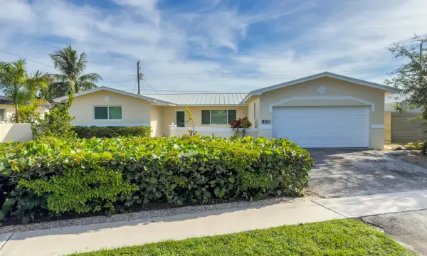 1025 Yale Drive, Hollywood, FL 33021