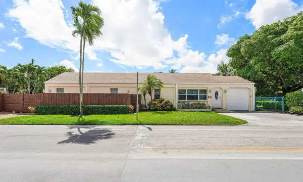 800 NE 6th Street 1, Fort Lauderdale, FL 33304