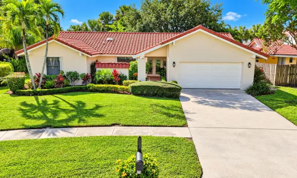 22233 Larkspur Trail, Boca Raton, FL 33433
