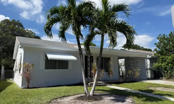 817 S B Street, Lake Worth Beach, FL 33460