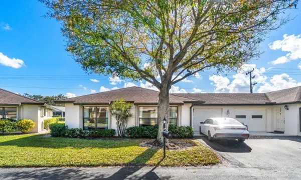 4862 Equestrian Road, Boynton Beach, FL 33436