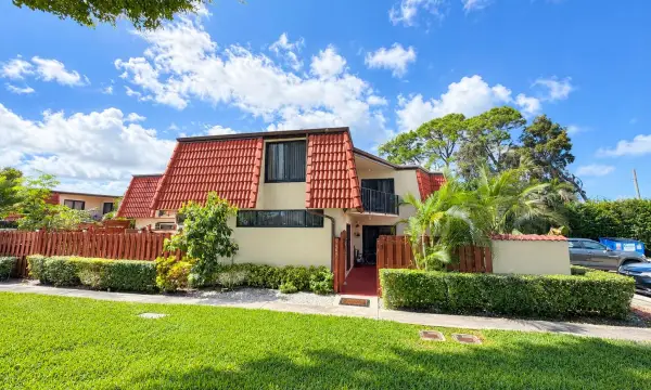 3838 Victoria Drive, West Palm Beach, FL 33406