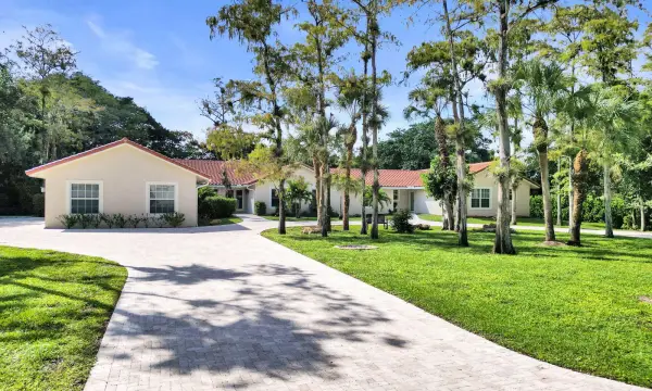 5000 NW 81st Avenue, Coral Springs, FL 33067