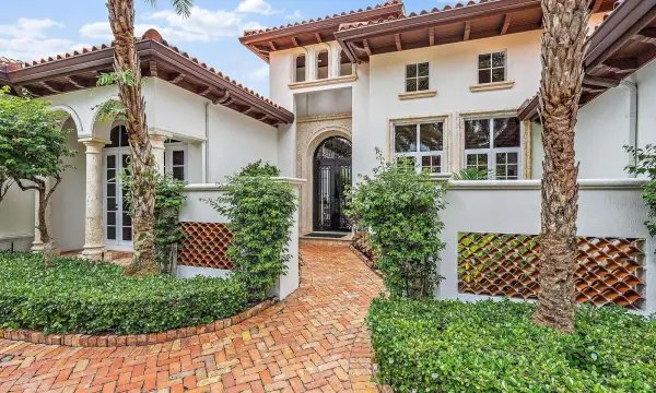 817 Harbour Isles Place, North Palm Beach, FL 33410