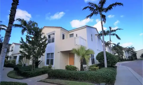 5011 NW 15th Terrace, Boca Raton, FL 33431