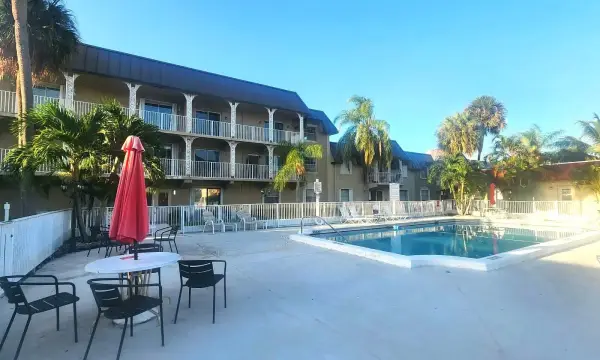 501 SE 8th Street, Deerfield Beach, FL 33441