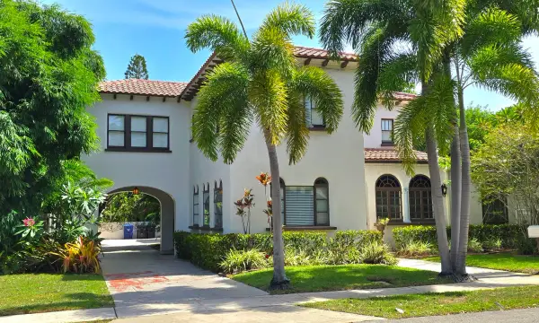 219 S 17th Avenue S, Lake Worth Beach, FL 33460