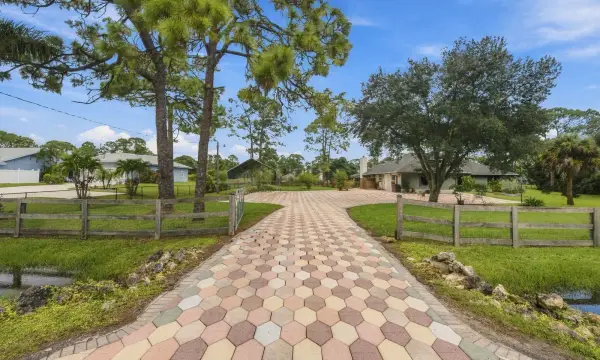 15107 97th Road N, The Acreage, FL 33412