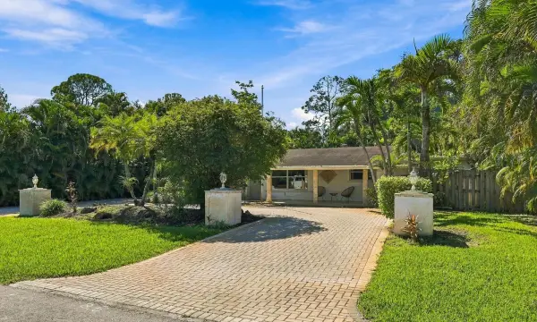 5660 Lee Drive, West Palm Beach, FL 33415