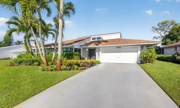 13504 Crosspointe Drive, Palm Beach Gardens, FL 33418