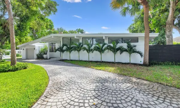 7512 W Lake Drive, West Palm Beach, FL 33406