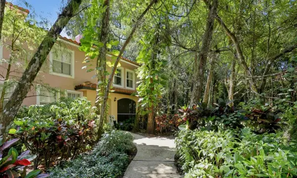 6918 W Sample Road 6918, Coral Springs, FL 33067