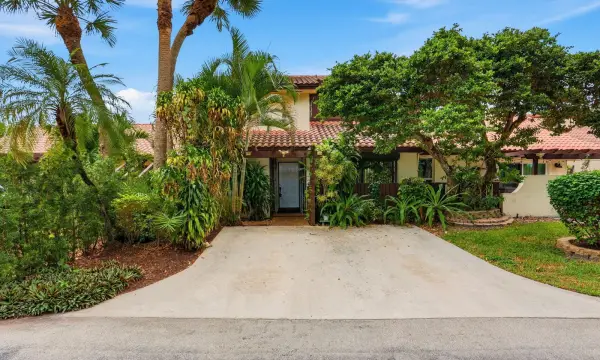 6850 Tiburon Drive, Boca Raton, FL 33433