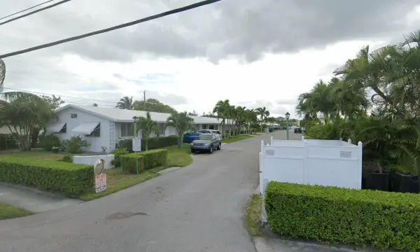 728 Ridge Road 22, Lantana, FL 33462