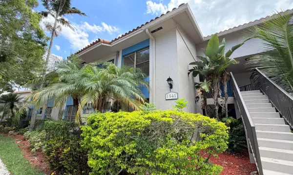 1541 Windorah Way E, West Palm Beach, FL 33411