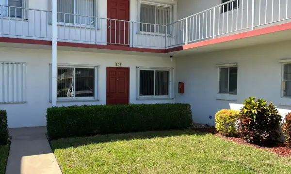 3320 Lake Osborne Drive, Lake Worth Beach, FL 33461