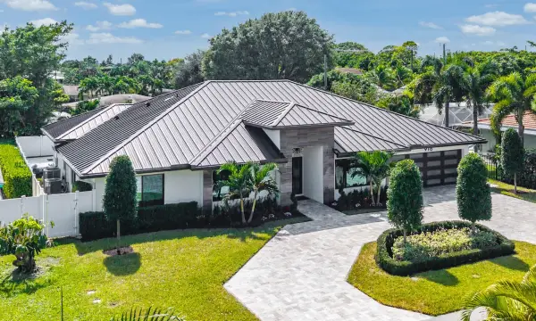 918 SW 28th Avenue, Boynton Beach, FL 33435