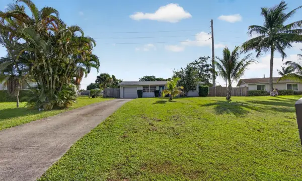 446 E Shadyside Circle, West Palm Beach, FL 33415