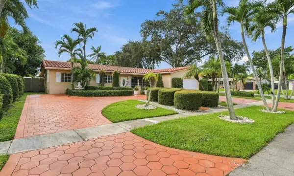 8670 NW 19th Street, Pembroke Pines, FL 33024