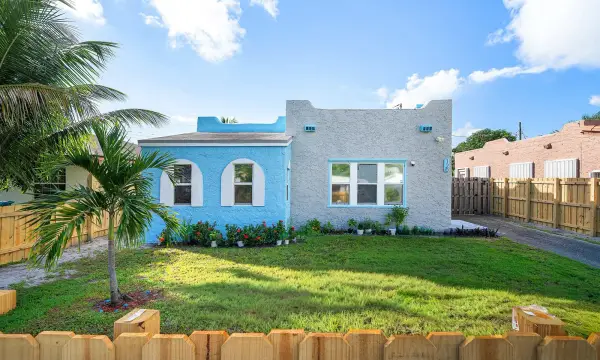 120 NW 4th Avenue, Boynton Beach, FL 33435