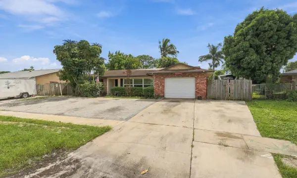 1275 Scottsdale Road S, West Palm Beach, FL 33417