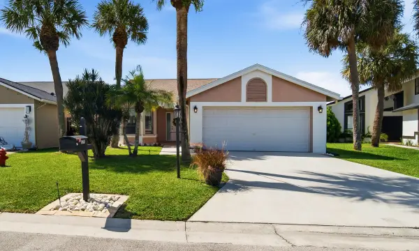 8594 Jared Way, Boca Raton, FL 33433